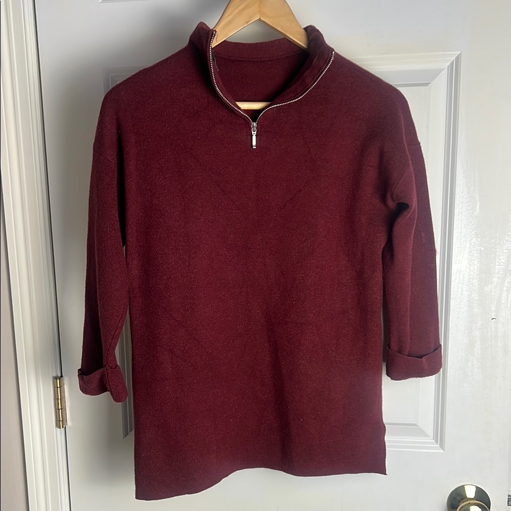 Cozy TAHARI Burgundy Sweater